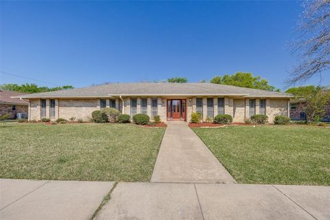 Photo of 1507 Crescent Drive, Sherman, TX 75092 (MLS # 21221747)