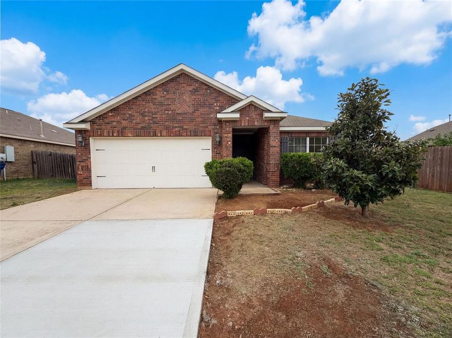 Welcome to this charming and well-designed home in Crowley, offering comfort, functionality, and a great layout for everyday
living. This 3-bedroom, 2-bath residence features a bright and inviting living area that flows seamlessly into the dining space
and kitchen, creating an open feel perfect for both relaxing and entertaining. The thoughtfully designed floor plan includes a
convenient Jack-and-Jill style secondary bathroom, providing easy access and added privacy between bedrooms. The
spacious primary suite offers a peaceful retreat, while the additional bedrooms are well-sized and versatile. Step outside to a
Continued... See Addendum Property Description 1
