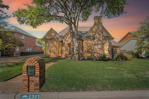 2305 Autumn Oaks Trail Arlington TX 76006