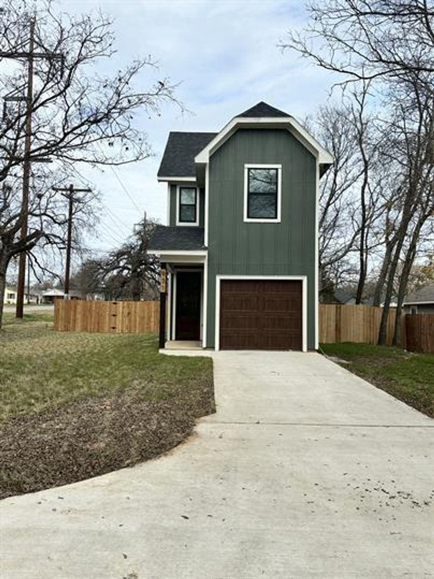 2 WEEKS FREE with quick move-in!

New construction home for Lease on a large corner lot with modern upgrades and recessed lighting throughout. This open-concept design features a large space for entertainment. The kitchen features a large island for extra counter space and inclusion of the guests in the living space. Other features include granite countertops, stainless steel appliances, soft-close doors and drawers, and custom wood cabinets. Other spacious features include a separate walk-in laundry room and walk-in closets.

Contact us today to schedule a viewing of your future home. Your dream house is just a phone call away!

Second-chance leasing is OK just no evictions or recent felonies in the last 3 years. 
Most criminal records are not an issue. Reach out with questions. You must make 3x the rent minimum to qualify.

Pets OK with deposit.