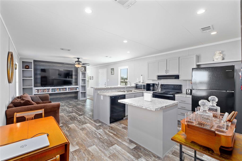 SHAMROCK SHORES SECTION T-1 - Residential