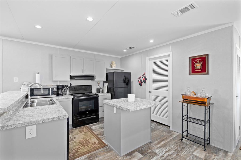 SHAMROCK SHORES SECTION T-1 - Residential