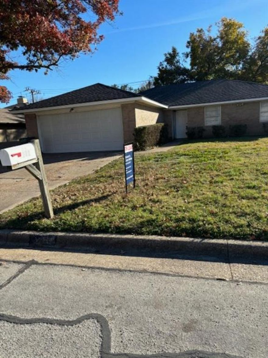 3=2=2 with formal dining and living rooms completely redon3 new paint, new vinyl plank floor thru, Master bath with large Walkin shower. Hall bath with new tub, vanity and faucets   All rooms have ceiling fans.  Garage with opener, washer-dryer connections and nice storage room Large fenced back yard. Convenient to 360, Hwy 30, and DFW airport.