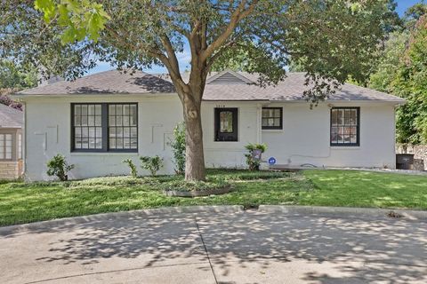 Photo of 3414 Westcliff Road S, Fort Worth, TX 76109 (MLS # 21094961)
