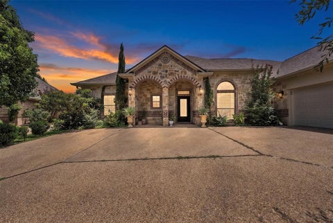 Photo of 335 Edinburgh Lane, Waco, TX 76712 (MLS # 21271455)