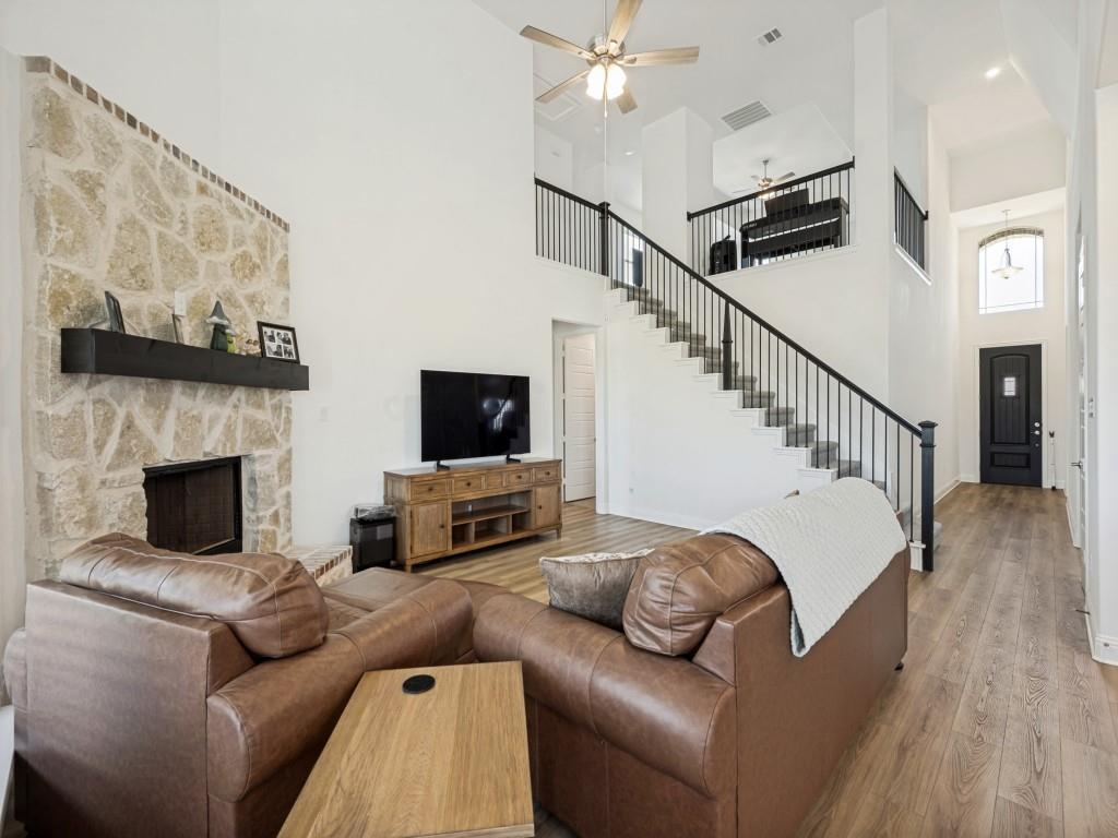 6048 Mango Drive