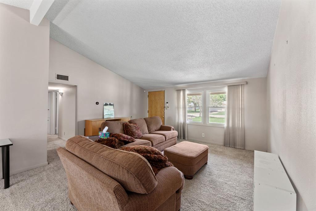 801 Vinecrest Lane