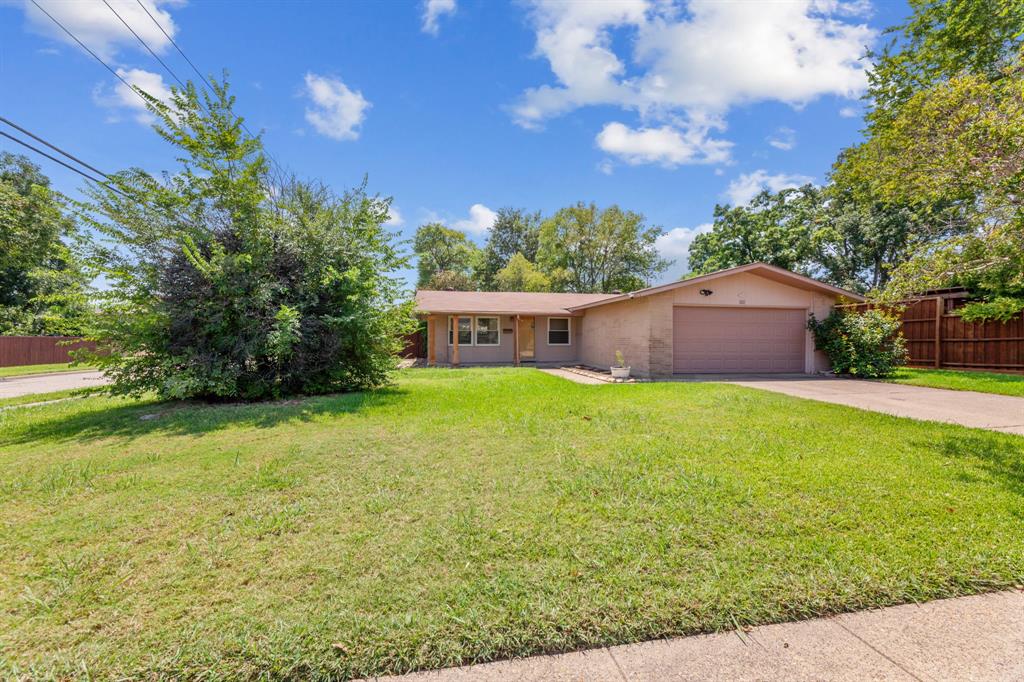 801 Vinecrest Lane