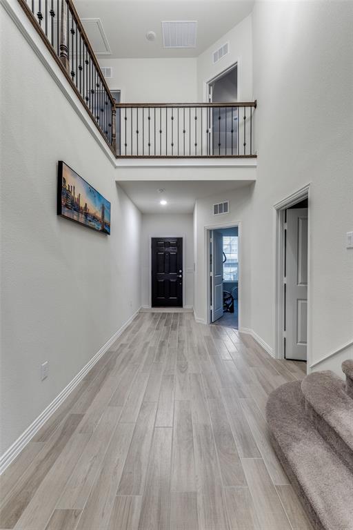 1002 Lakebend Court