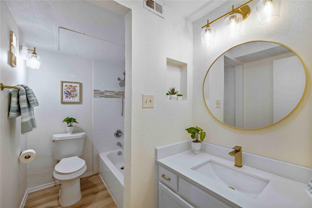 Arlington Oaks Condo - Residential