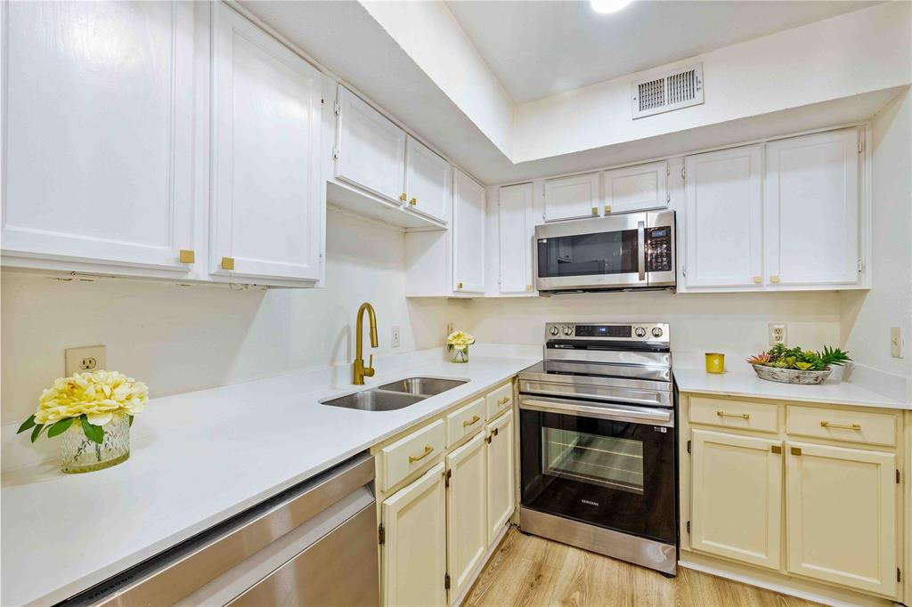 Arlington Oaks Condo - Residential