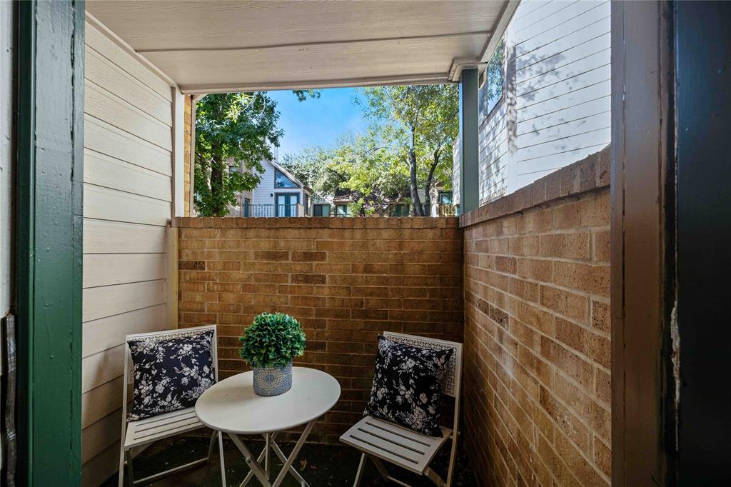 Arlington Oaks Condo - Residential