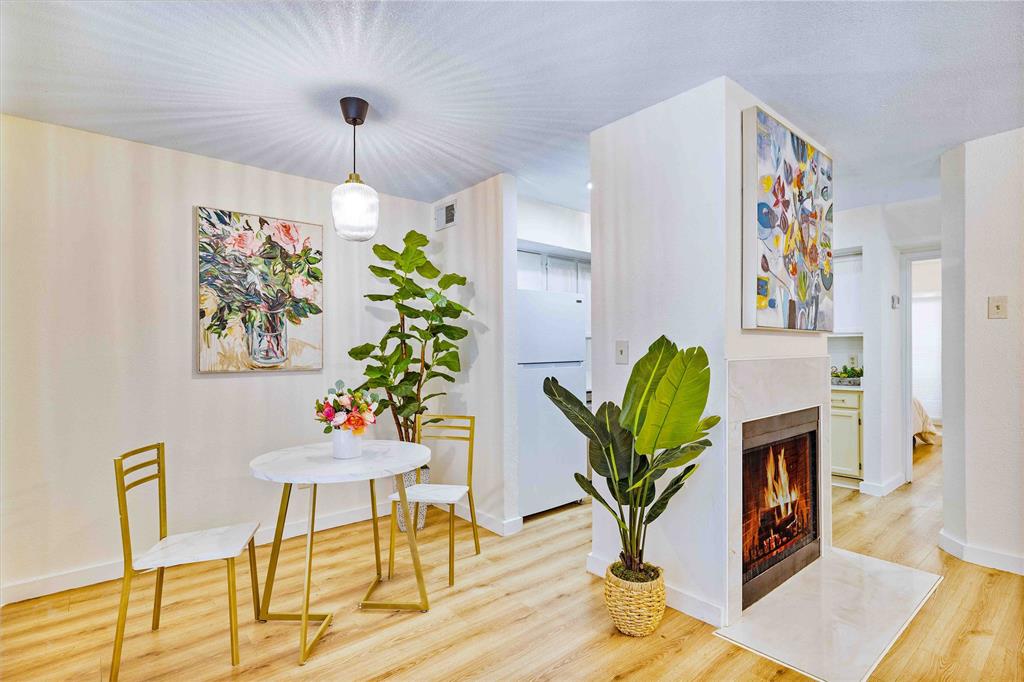 Arlington Oaks Condo - Residential