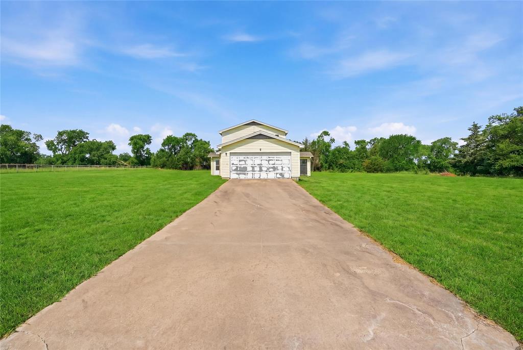 9641 Country Lane