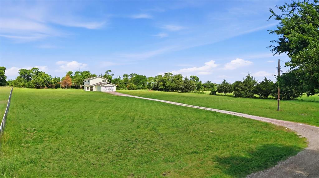 9641 Country Lane