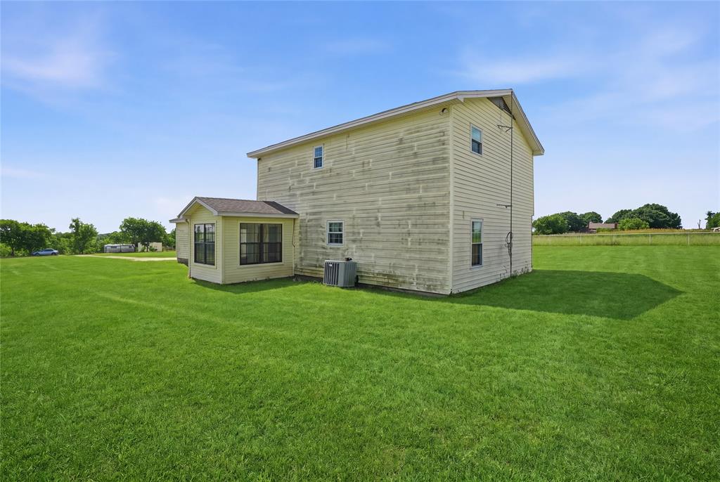 9641 Country Lane