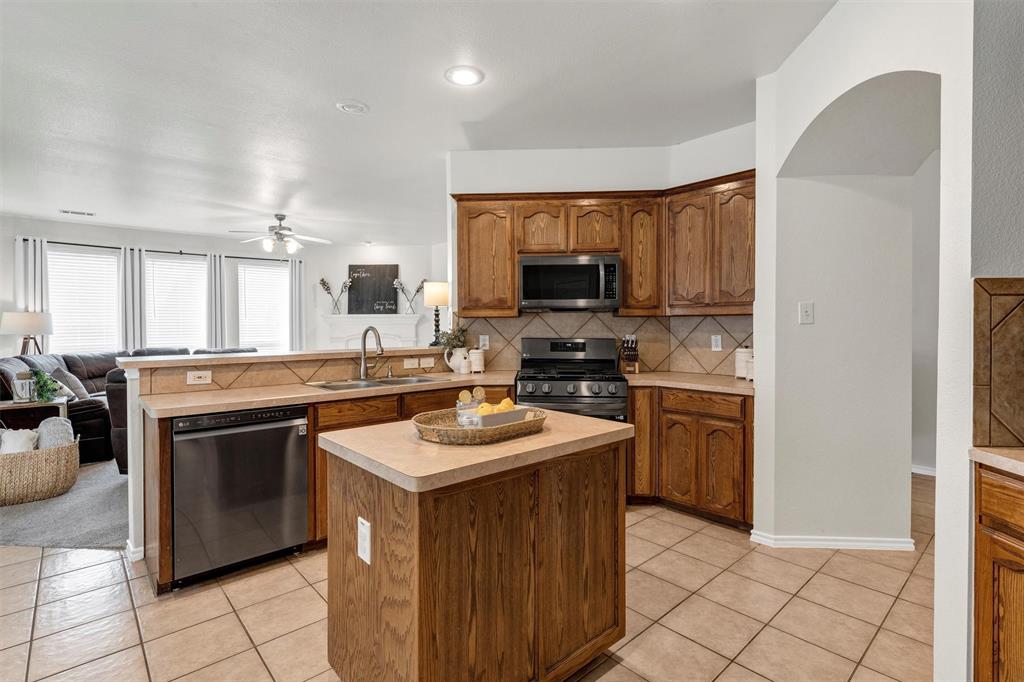 Fort Worth, Texas 76244, United States, 3 Bedrooms Bedrooms, ,2 BathroomsBathrooms,Residential,Active,84462