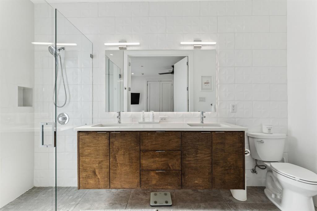 4805 Manett Condos - Residential