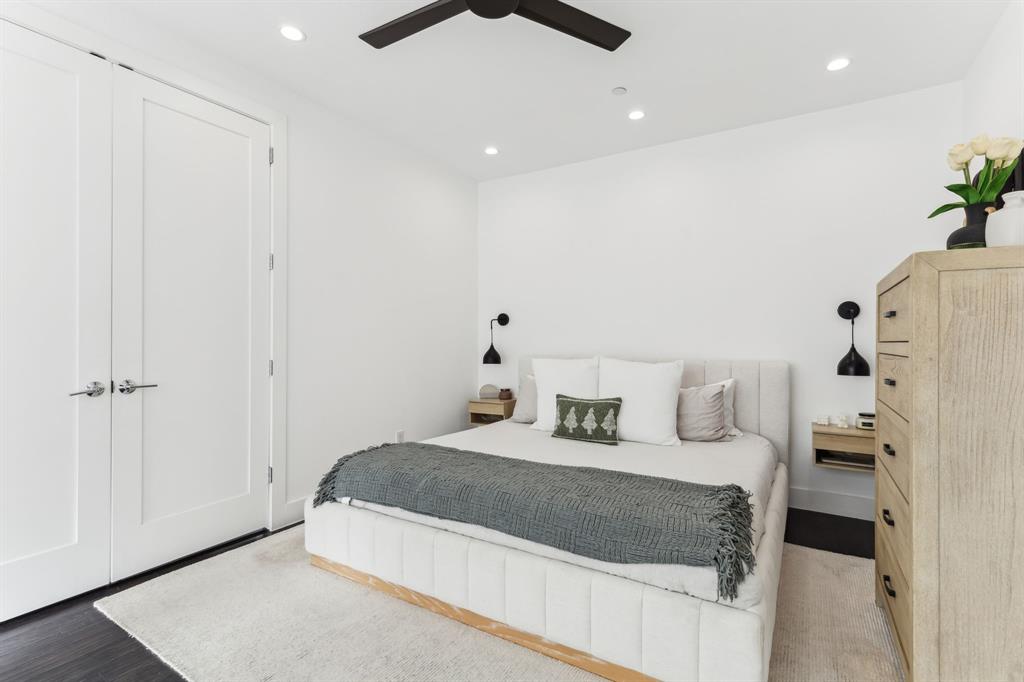 4805 Manett Condos - Residential