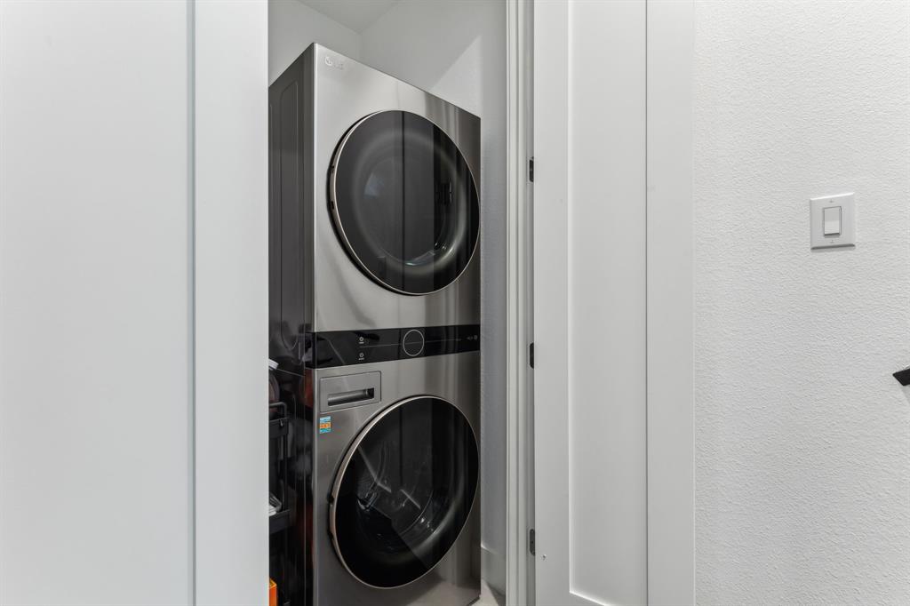 4805 Manett Condos - Residential