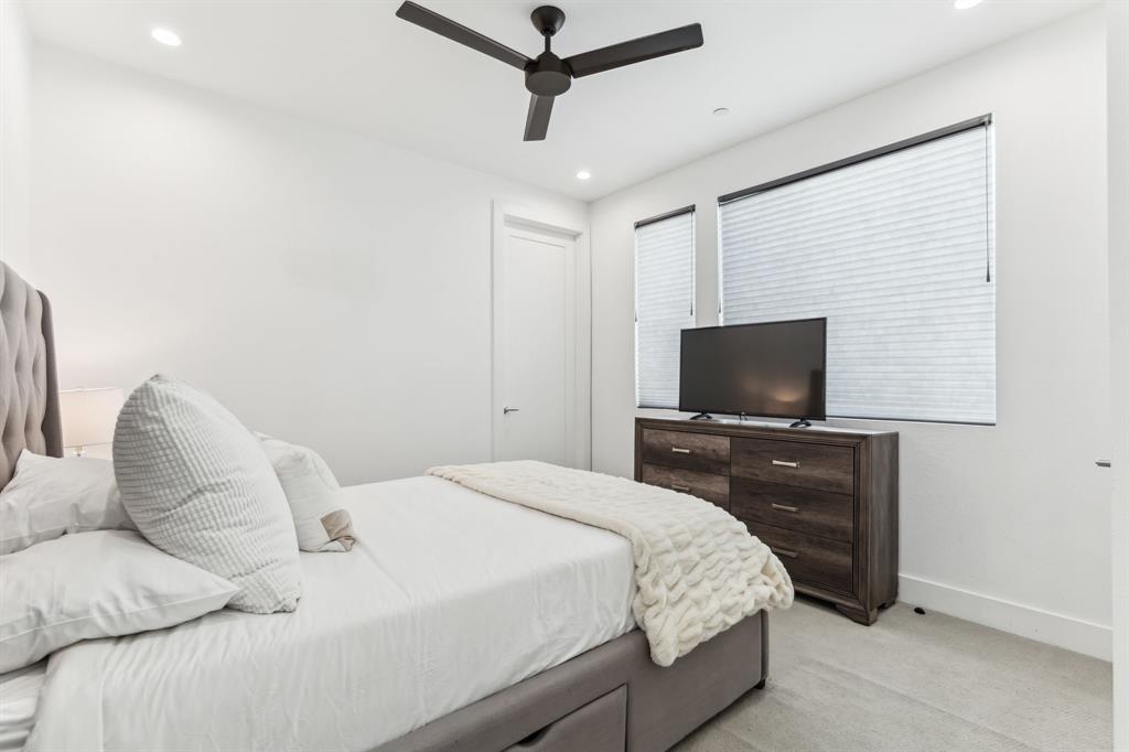 4805 Manett Condos - Residential