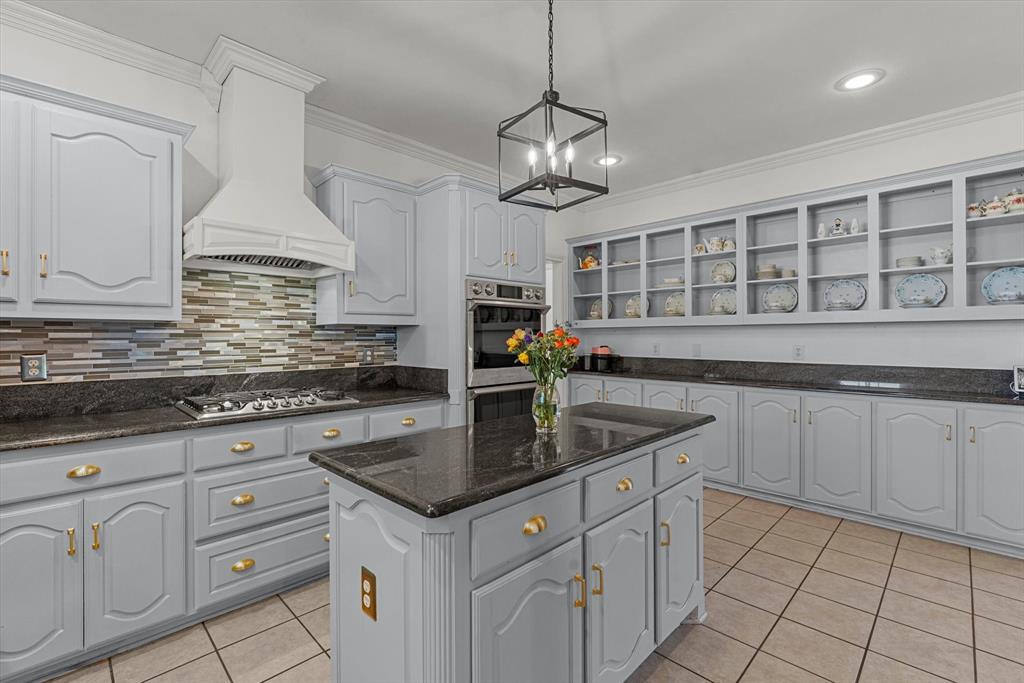 1072 West Secretariat Drive