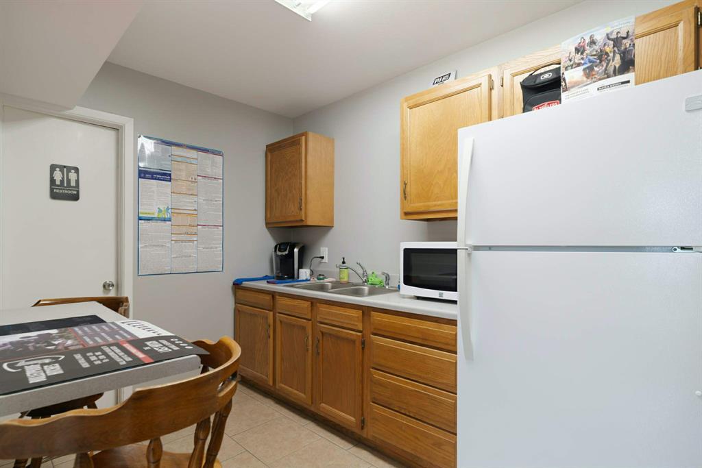 City of Paris - Commercial Sale