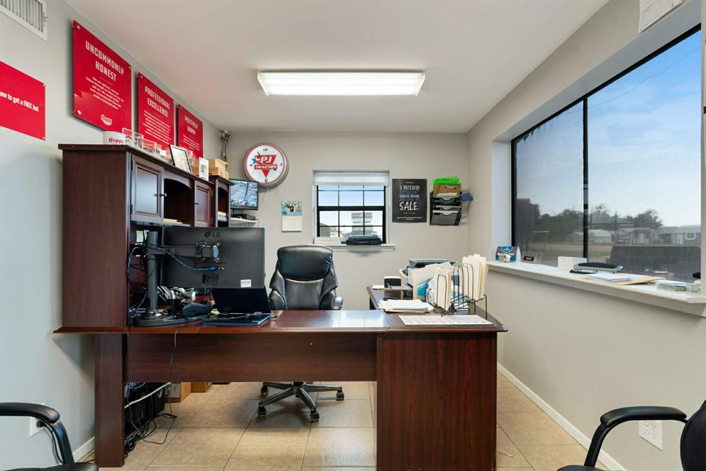 City of Paris - Commercial Sale