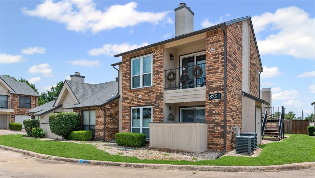 825 W Harwood Road A