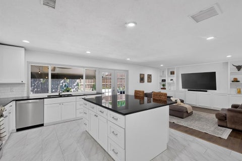 Tiny photo for 10854 Villa Haven Drive, Dallas, TX 75238 (MLS # 21396852)