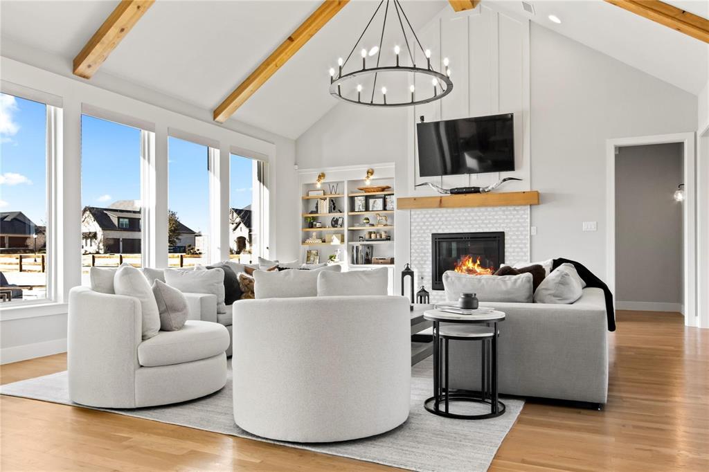 200 Sutherland Crescent