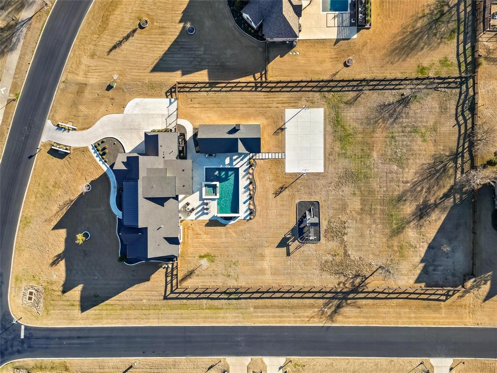 200 Sutherland Crescent