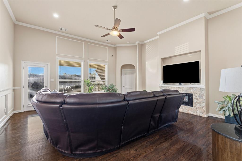 1357 Lake Grove Lane