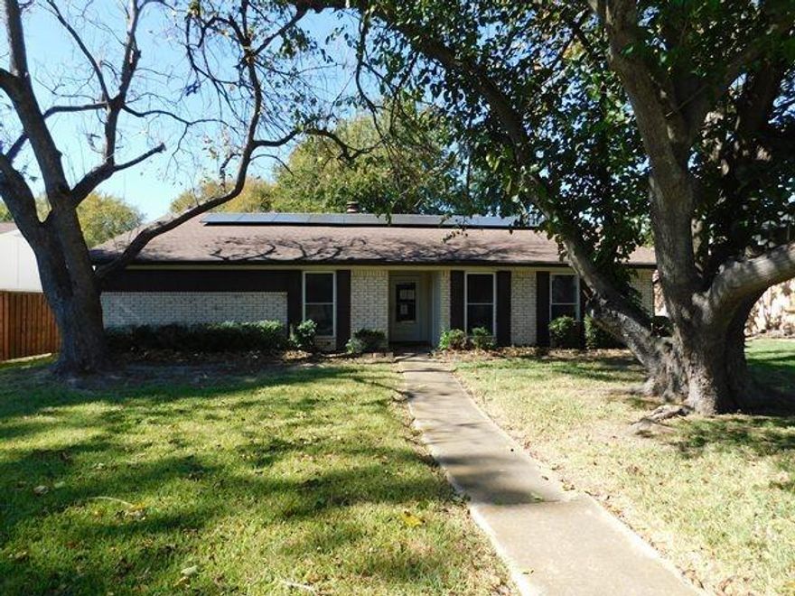 Welcome to 1507 Creekwood Lane — a great opportunity to own a home in one of Mesquite’s established neighborhoods where convenience and comfort come together. This 3-bedroom, 2-bath property sits on an interior lot with alley access and is surrounded by maintained homes, offering a perfect balance of privacy and community.

The home features a practical layout ready for your personal touch — ideal for those looking to update, invest, or create their dream home. Nice living area and generously sized bedrooms provide plenty of space to grow, relax, and entertain.

Enjoy an unbeatable location just minutes from Downtown Mesquite, Town East Mall, City Lake Park, and Mesquite Golf Club. With easy access to I-635, I-30, and Hwy 80, commuting to Dallas or neighboring cities is simple and convenient. Nearby schools, shopping, dining, and recreation make this an ideal spot for both investors and future homeowners alike.

Whether you’re seeking value in today’s market or an investor searching for a strong rental or renovation opportunity, this property offers solid potential in a well-connected area of Mesquite.

It is the buyers & their agent's responsibility to verify all info contained herein incl but not limited to condition, rm sizes, amenities, schools, acreage, flood plain information, foundation, roof, etc, and overall condition of the property.