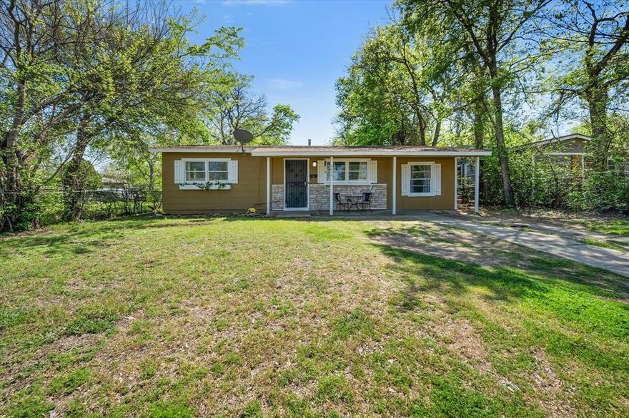 This older 1953 home has character, potential, and a great chance for the next owner to make it their own. Some updates have already been done over the years. With easy access to downtown Fort Worth and major freeways, this could be a great fit for a buyer looking for an affordable home with room to add their own personal touch. The back yard has plenty of space to play or relax with mature trees and plenty of shade. Flex space off the kitchen could be used as a dining room, office space, play room, or 2nd living area.