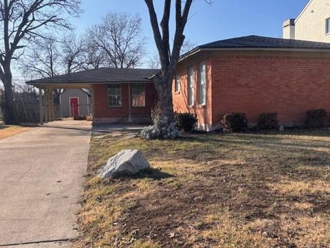 Photo of 6719 Kenwell Street, Dallas, TX 75209 (MLS # 21173623)