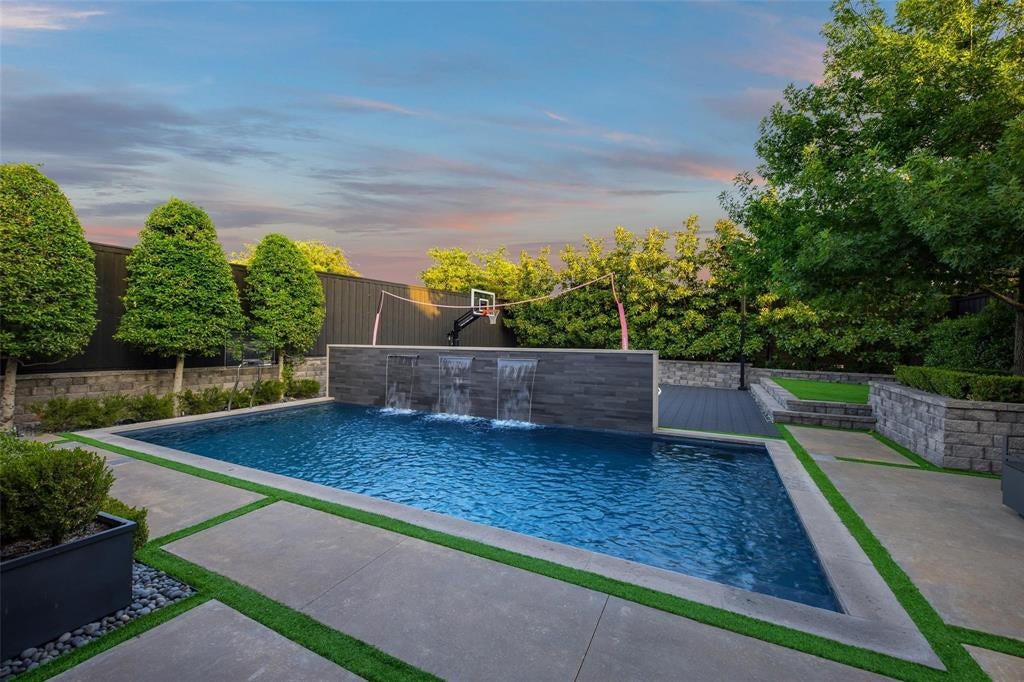 6159 Norwood Drive