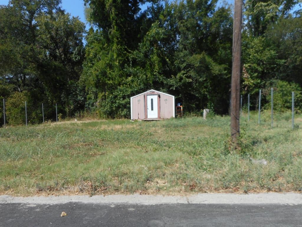 861 WIXOM Lane