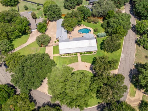 Tiny photo for 214 Oak Creek Circle, McGregor, TX 76657 (MLS # 21338289)