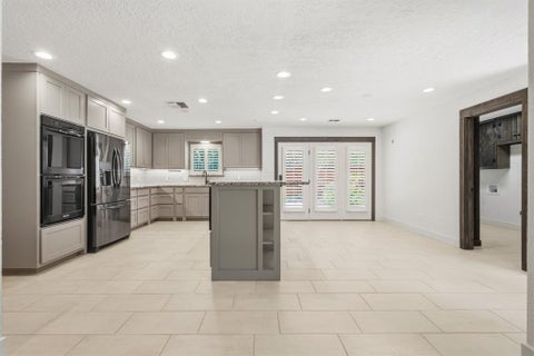 Tiny photo for 214 Oak Creek Circle, McGregor, TX 76657 (MLS # 21338289)