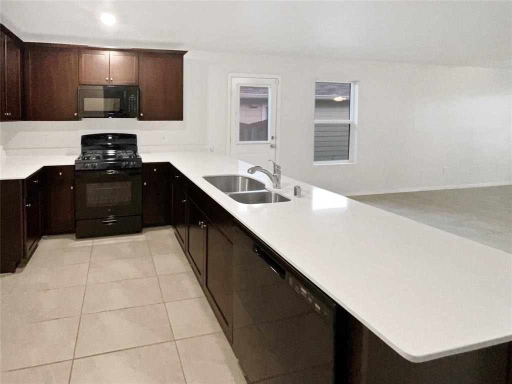 Trinity Xing Ph 6a - Residential Lease