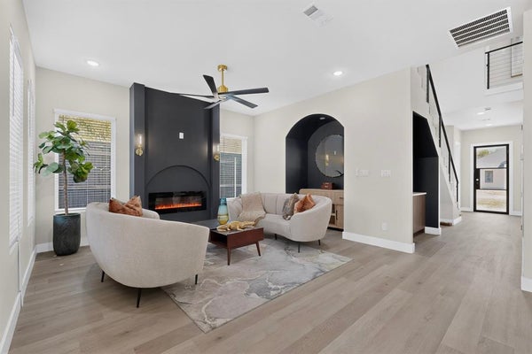 3325 HAMMERLY DR, DALLAS, TX 75212 - Image bbbfa3e2947885d9aa8677150d34ed40/3384888397