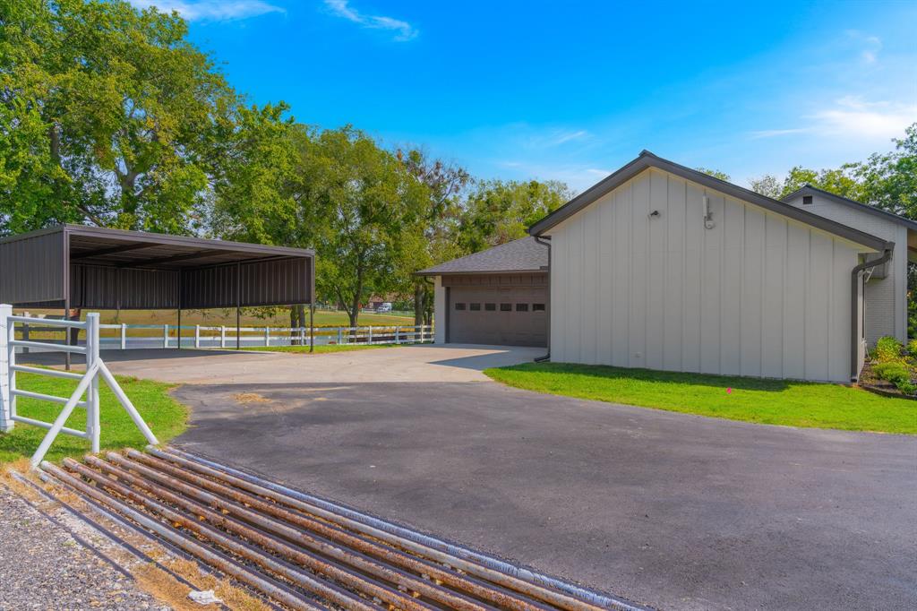 1040 Brush Creek Road