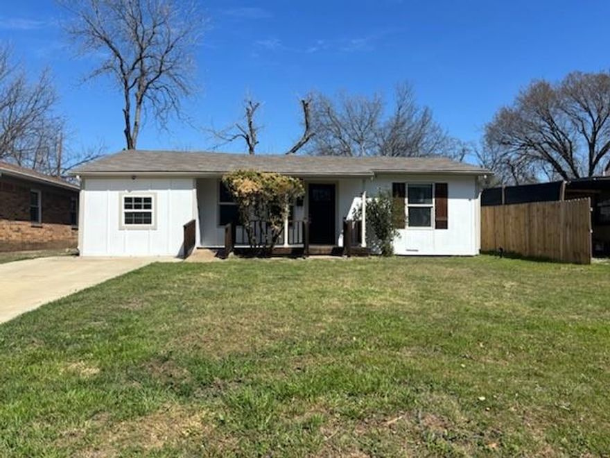 Beautifully remodeled property ready for a new owner to come and make their home. There is not an inch of this property that was left untouched. The roof has been recently replaced, all of the original plumbing has been upgraded to PVC and PEX, windows and doors have also been recently replaced. The original hardwoods have been restored to their original glory and look absolutely beautiful. Home sits on a large lot on the far, far northwestern end of the Historic Northside. Close to restaurants, shopping, along with all of the attractions that make the Fort Worth famous such as Billy Bobs, Dickeys Arena and the Stockyards. Property is ready to be shown, priced to sell, and move-in ready. Don't hesitate, schedule your showing today! Seller offering to pay 2-1 interest rate buydown with acceptable offer plus $2,500 towards buyers closing costs.