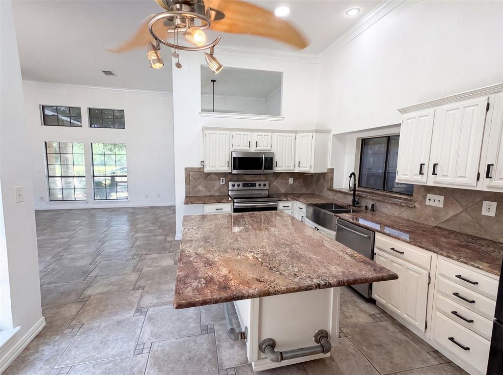 1613 Mullins Drive