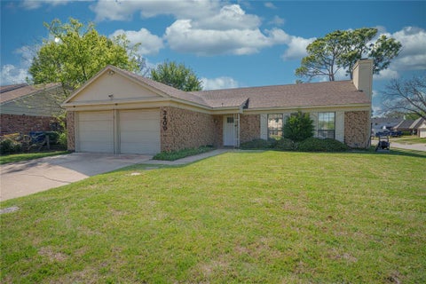 Photo of 3400 Spring Meadow Lane, Flower Mound, TX 75028 (MLS # 21372743)
