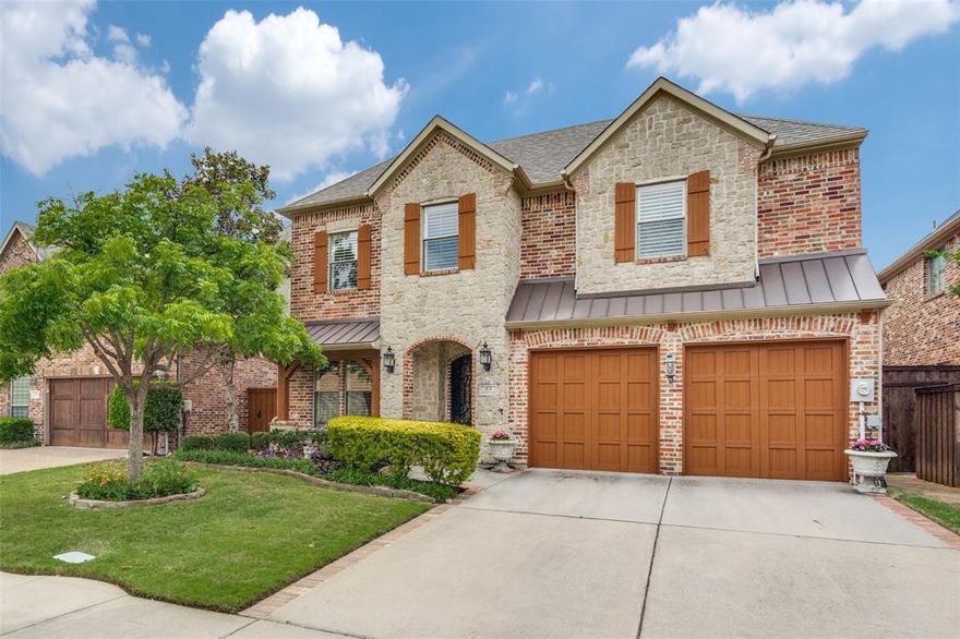 Stunning Crownridge Custom Home in gated community & Frisco ISD overlooks pond! Wood floors, tall ceilings & neutral palette. Study with closet & nearby Full Bathrm can be 5th Bedrm. Great Wet bar equipped with BI wine cooler, purified water icemaker, cabs & granite CT. Beautifully designed Kitchen w-wood cabs, pull-out drawers, granite CT, cabinet lighting, expansive Kitchen island & breakfast bar. Kitchen offers BI refrig, double ovens, commercial-style 6-burner gas ct & vent hood. Limestone FP mantel in spacious Living Rm. Extended & covered Patio offers lovelyl setting to enjoy view of pond. Primary Bedroom with elegant ensuite Bathrm offers roomy shower, double vanities, jetted tub, XL WI closet. 2nd flr has 2 Bedrms with ensuite Baths, 1 Bedrm with Jack-n-Jill Bathrm.Game Rm with  balcony complete with BI refrigerator, ice maker. Tesla charging station in garage. Community amenities include walking trails, ponds, 6-hole par-3 golf course.