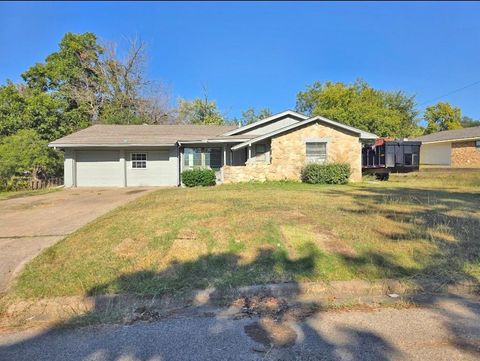 202 Brookhaven Terrace Commerce TX 75428