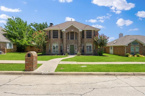 Photo of 4216 Mulberry Drive, Carrollton, TX 75010 (MLS # 21333886)