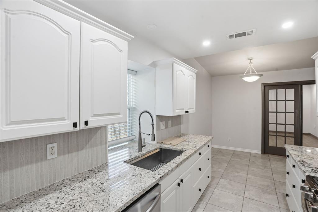 8660 Kingspoint Drive